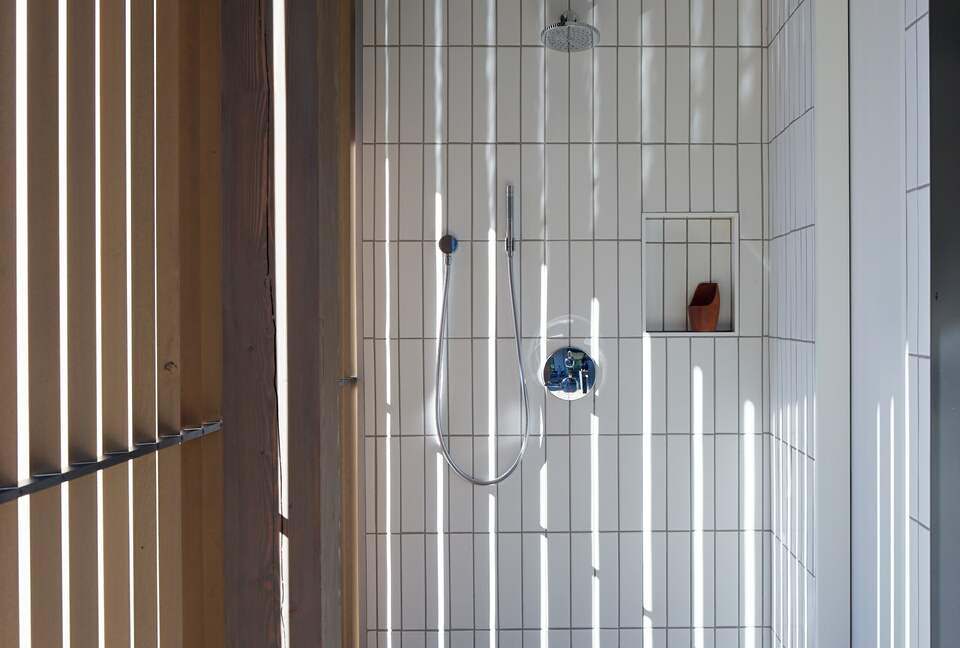 Modern Hilltop Wine-Country Home Surrounded by Forest, close to town - Healdsburg, California