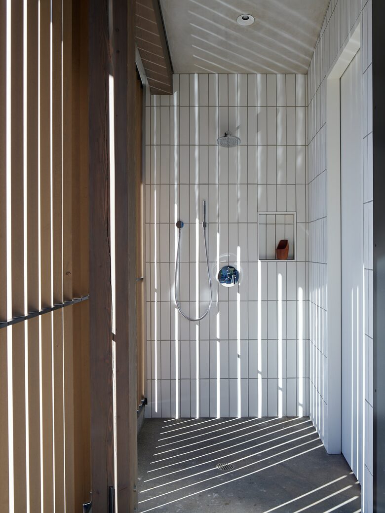 Modern Hilltop Wine-Country Home Surrounded by Forest, close to town - Healdsburg, California