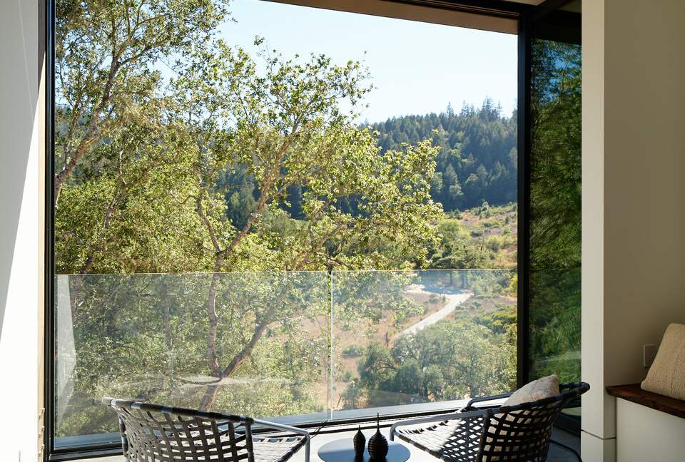 Modern Hilltop Wine-Country Home Surrounded by Forest, close to town - Healdsburg, California