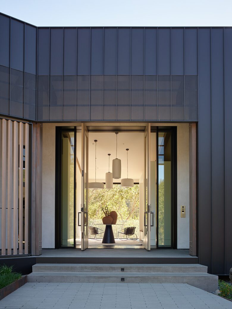 Modern Hilltop Wine-Country Home Surrounded by Forest, close to town - Healdsburg, California