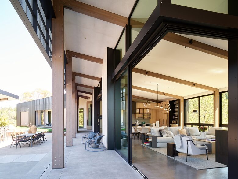 Modern Hilltop Wine-Country Home Surrounded by Forest, close to town - Healdsburg, California