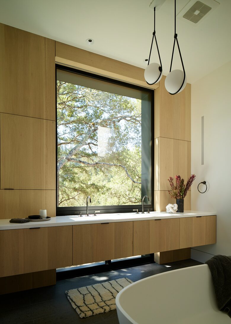 Modern Hilltop Wine-Country Home Surrounded by Forest, close to town - Healdsburg, California