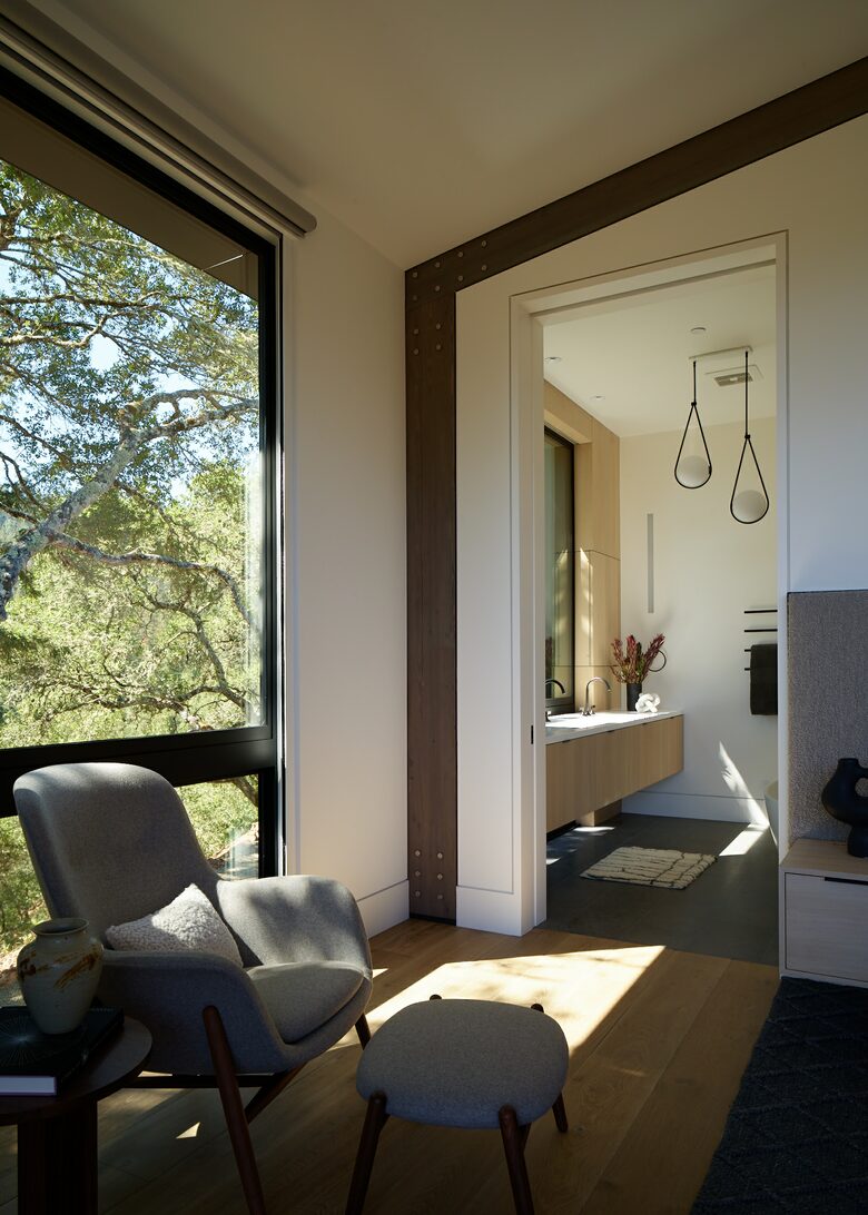 Modern Hilltop Wine-Country Home Surrounded by Forest, close to town - Healdsburg, California