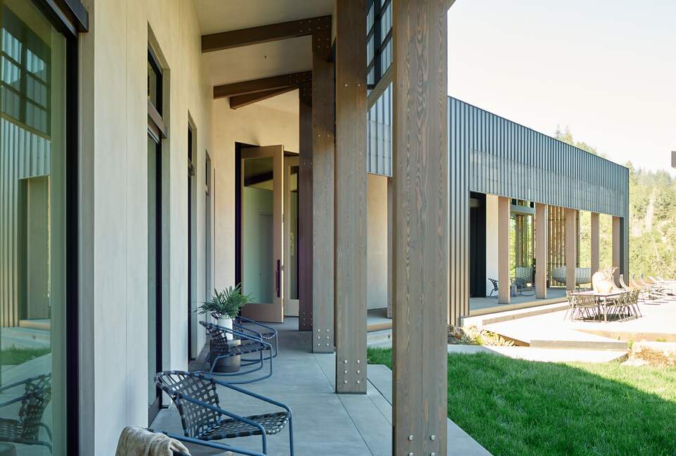 Modern Hilltop Wine-Country Home Surrounded by Forest, close to town - Healdsburg, California