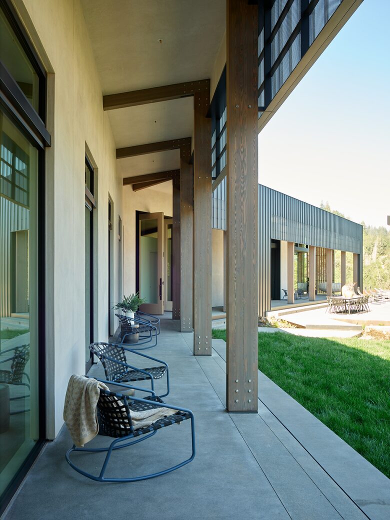 Modern Hilltop Wine-Country Home Surrounded by Forest, close to town - Healdsburg, California