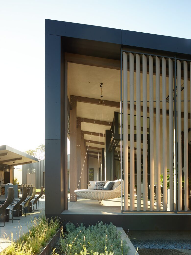 Modern Hilltop Wine-Country Home Surrounded by Forest, close to town - Healdsburg, California