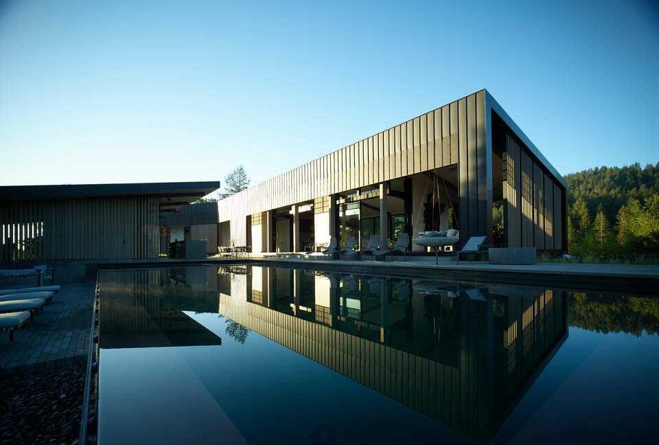 Modern Hilltop Wine-Country Home Surrounded by Forest, close to town - Healdsburg, California