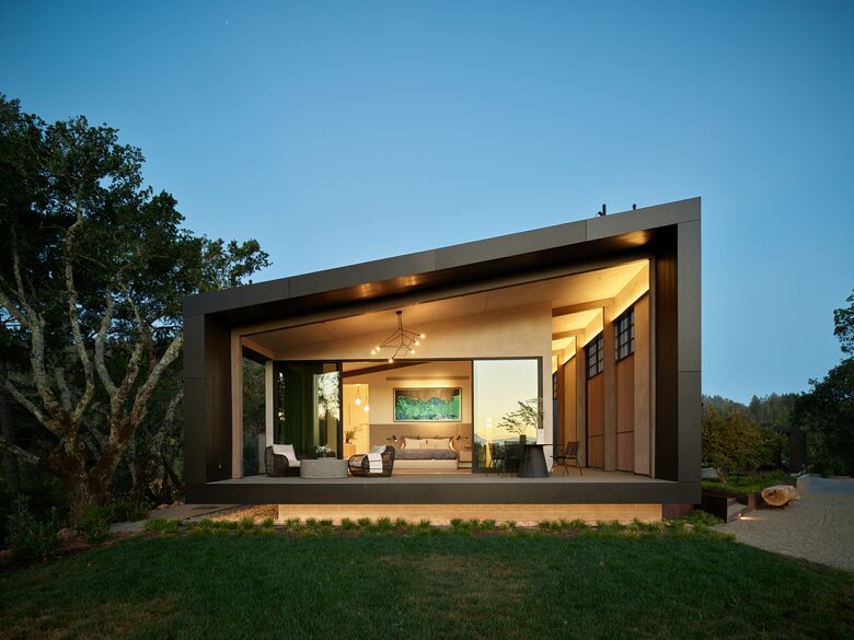 Modern Hilltop Wine-Country Home Surrounded by Forest, close to town - Healdsburg, California