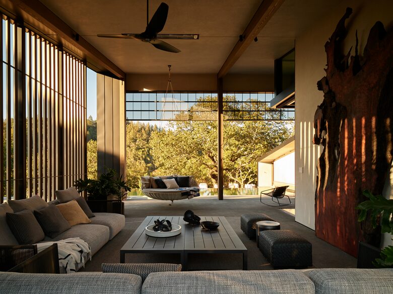 Modern Hilltop Wine-Country Home Surrounded by Forest, close to town - Healdsburg, California