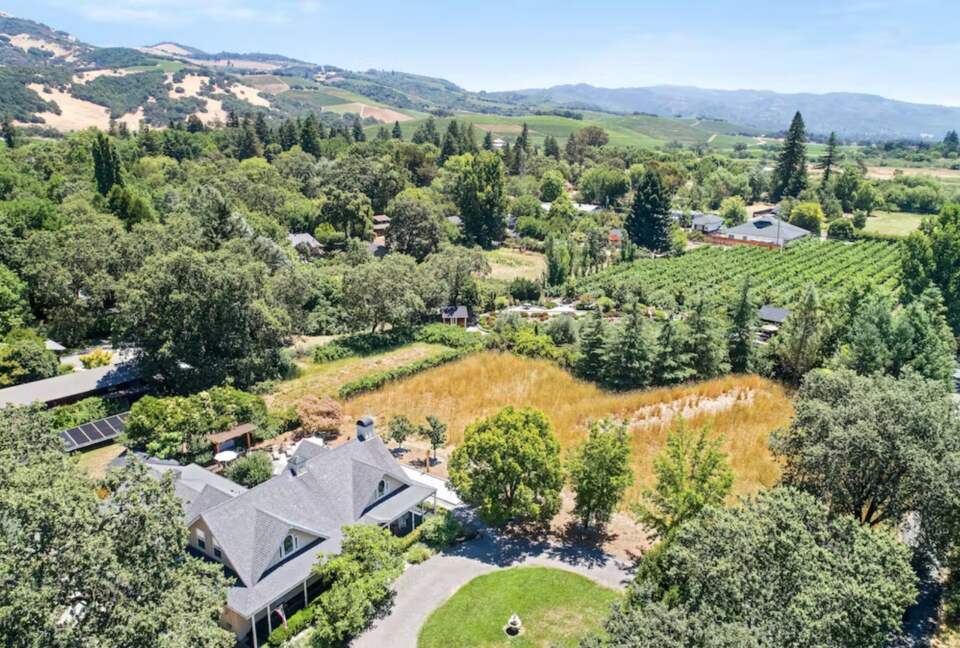 Sonoma Valley Wine Country Farmhouse - Kenwood, California