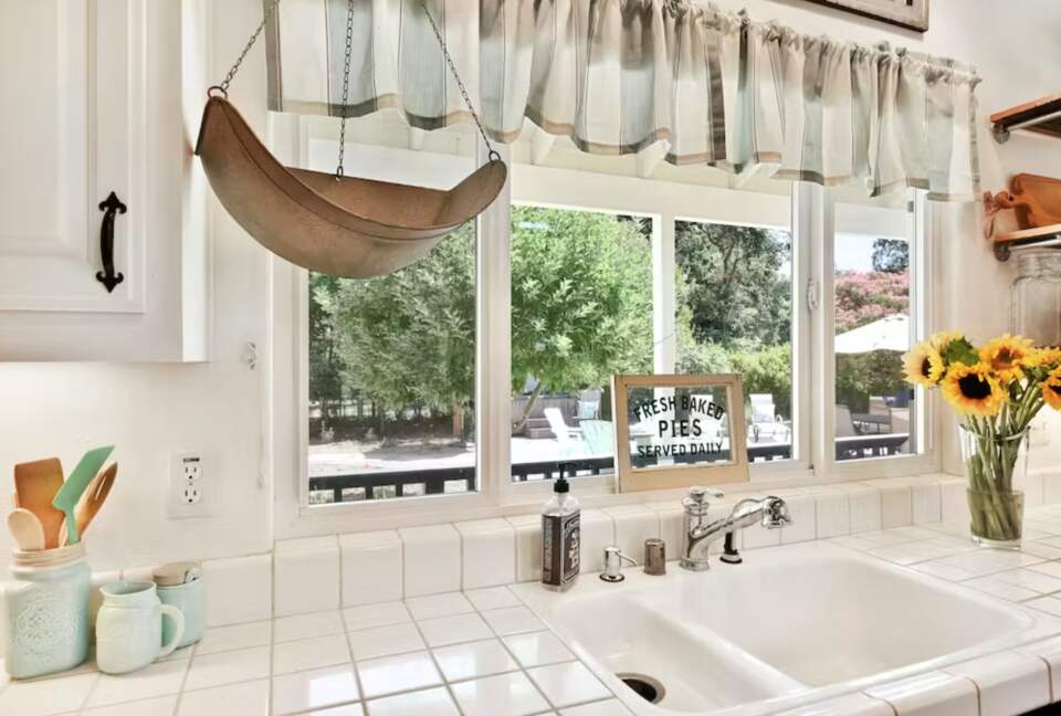 Sonoma Valley Wine Country Farmhouse - Kenwood, California