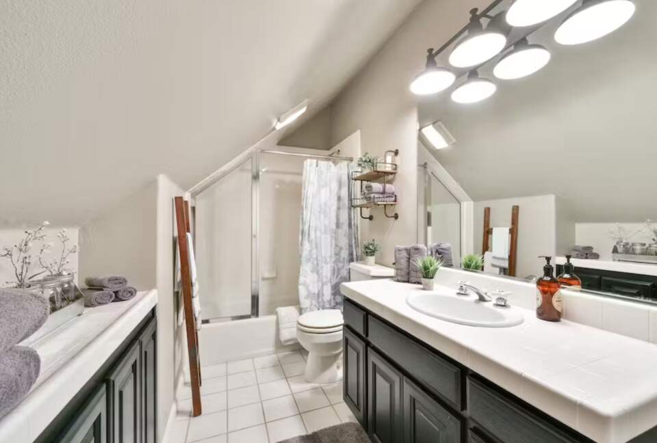 Sonoma Valley Wine Country Farmhouse - Kenwood, California