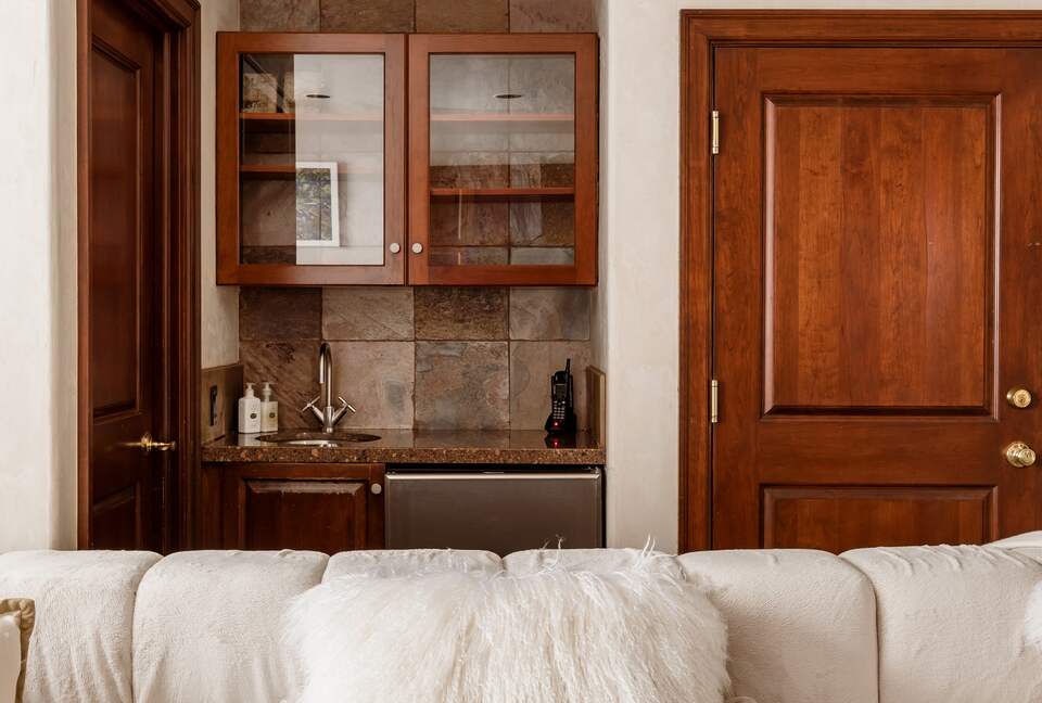 Eastside Aspen Townhouse | Stroll to Slopes - Aspen, Colorado