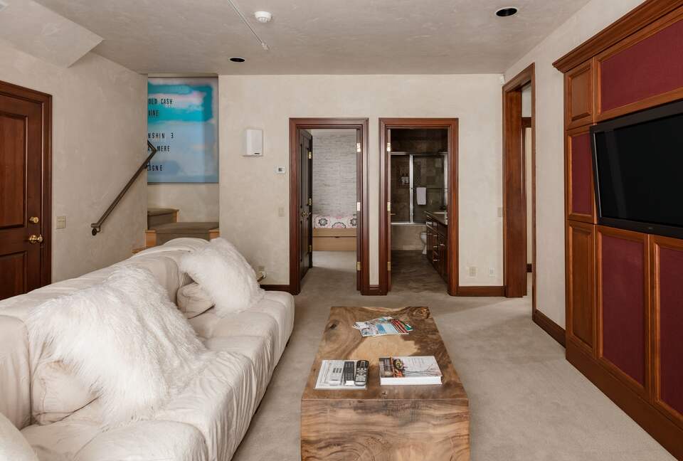 Eastside Aspen Townhouse | Stroll to Slopes - Aspen, Colorado