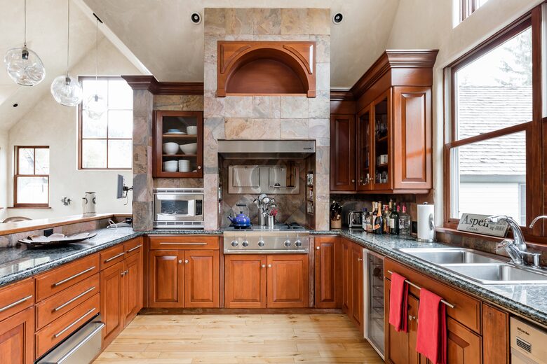 Eastside Aspen Townhouse | Stroll to Slopes - Aspen, Colorado