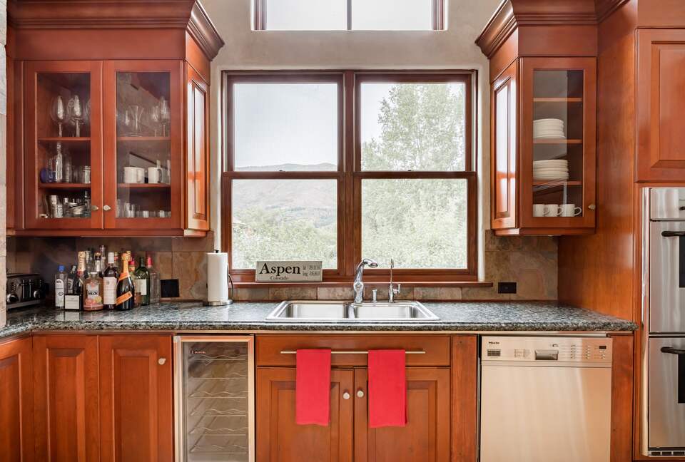 Eastside Aspen Townhouse | Stroll to Slopes - Aspen, Colorado