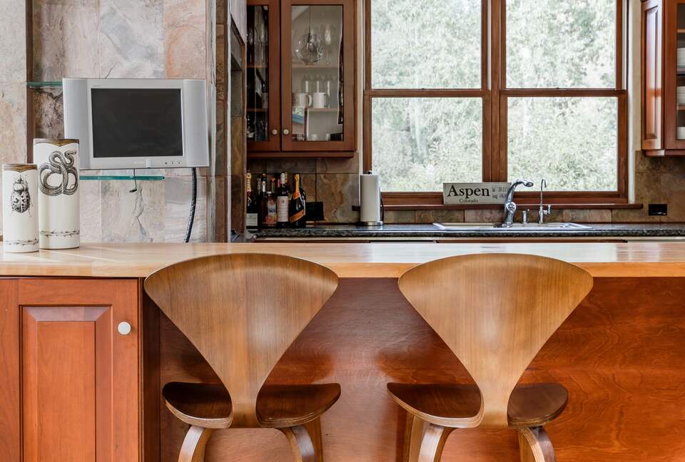 Eastside Aspen Townhouse | Stroll to Slopes - Aspen, Colorado