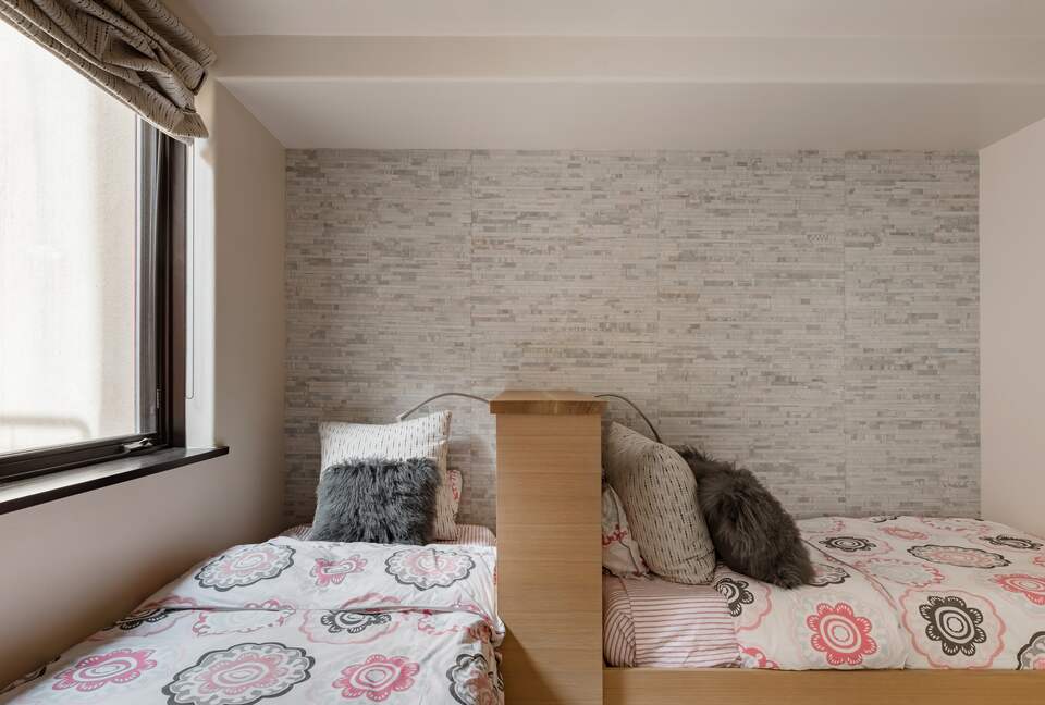 Eastside Aspen Townhouse | Stroll to Slopes - Aspen, Colorado