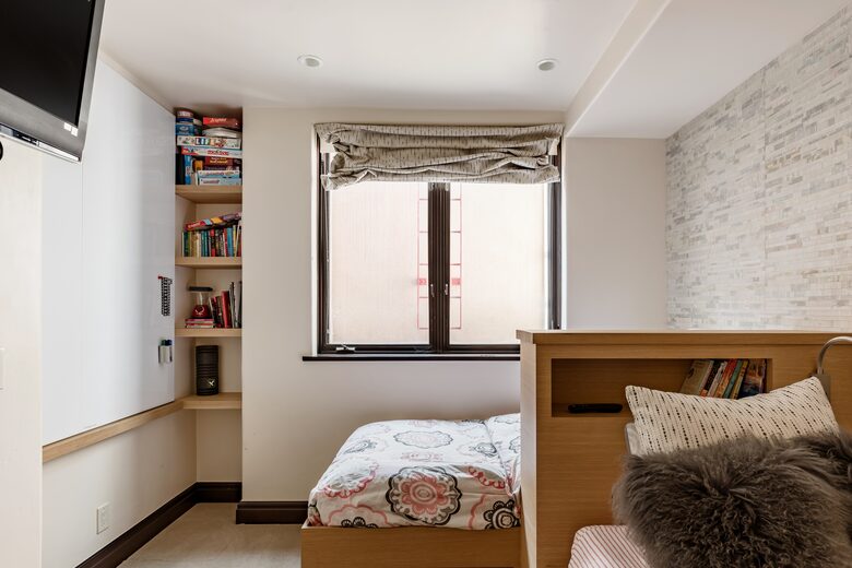 Eastside Aspen Townhouse | Stroll to Slopes - Aspen, Colorado