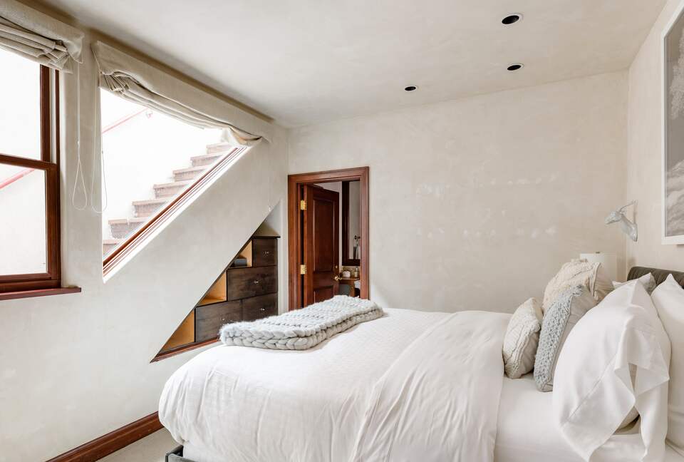 Eastside Aspen Townhouse | Stroll to Slopes - Aspen, Colorado