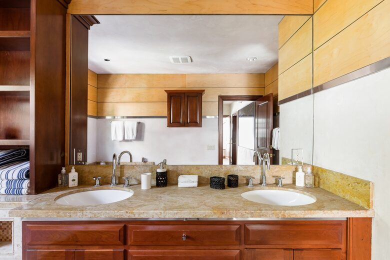 Eastside Aspen Townhouse | Stroll to Slopes - Aspen, Colorado