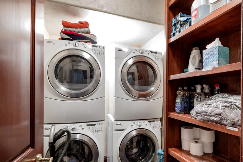 Eastside Aspen Townhouse | Stroll to Slopes - Aspen, Colorado