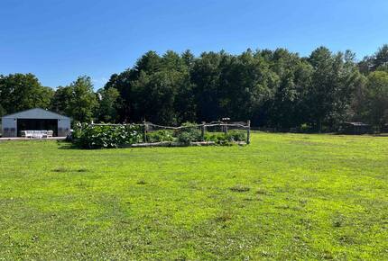 Private Guesthouse at Avalanche Farms | with Stream Access - Saugerties, New York