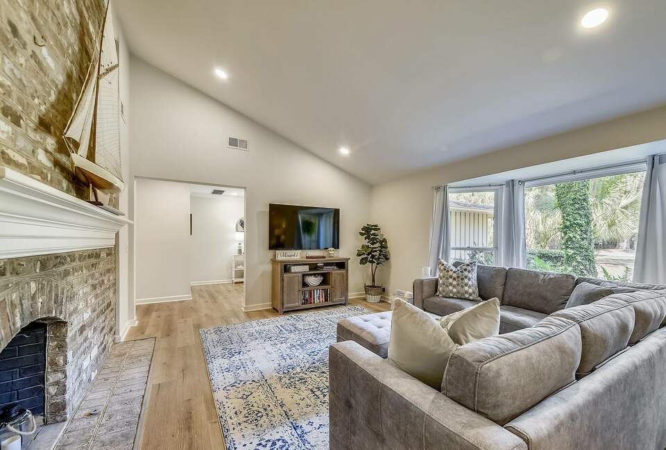 Old Military Road Retreat | Walk to 5th Hole on Harbour Town Golf Links - Hilton Head Island, South Carolina