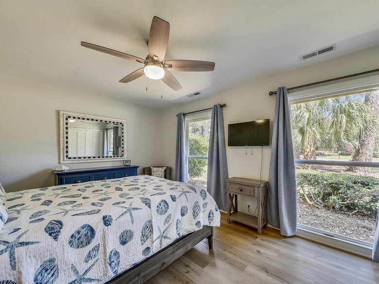 Old Military Road Retreat | Walk to 5th Hole on Harbour Town Golf Links - Hilton Head Island, South Carolina