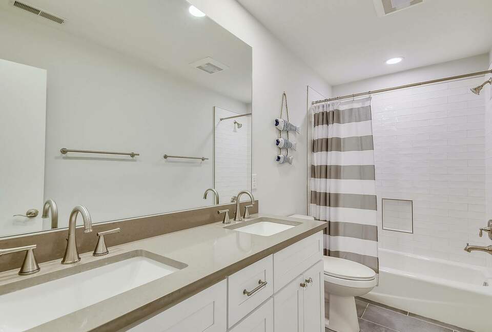 Old Military Road Retreat | Walk to 5th Hole on Harbour Town Golf Links - Hilton Head Island, South Carolina