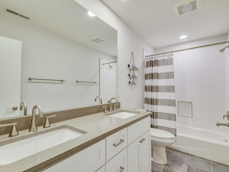 Old Military Road Retreat | Walk to 5th Hole on Harbour Town Golf Links - Hilton Head Island, South Carolina