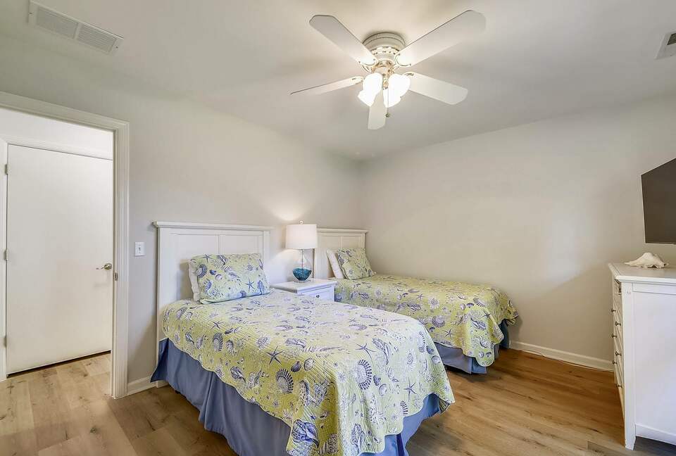 Old Military Road Retreat | Walk to 5th Hole on Harbour Town Golf Links - Hilton Head Island, South Carolina