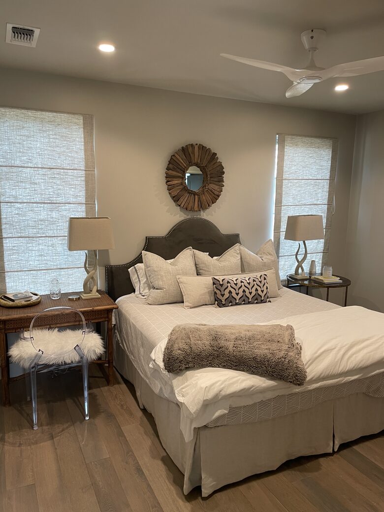 Guest bedroom 1 - king bed