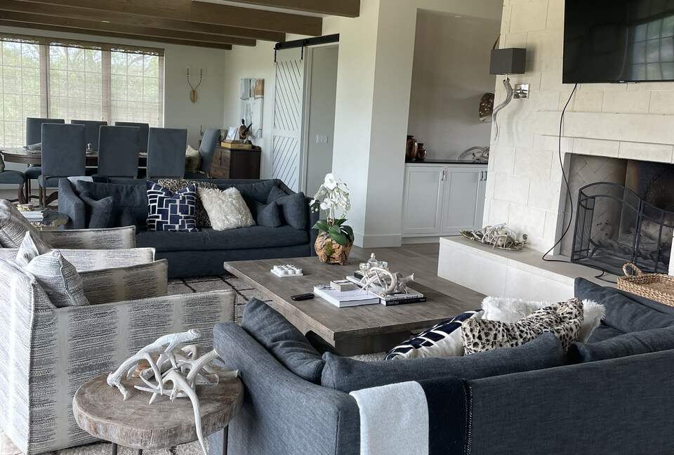 Ranch Road Hill Country Luxury Retreat on 300 Plus Private Acres! - Mason, Texas