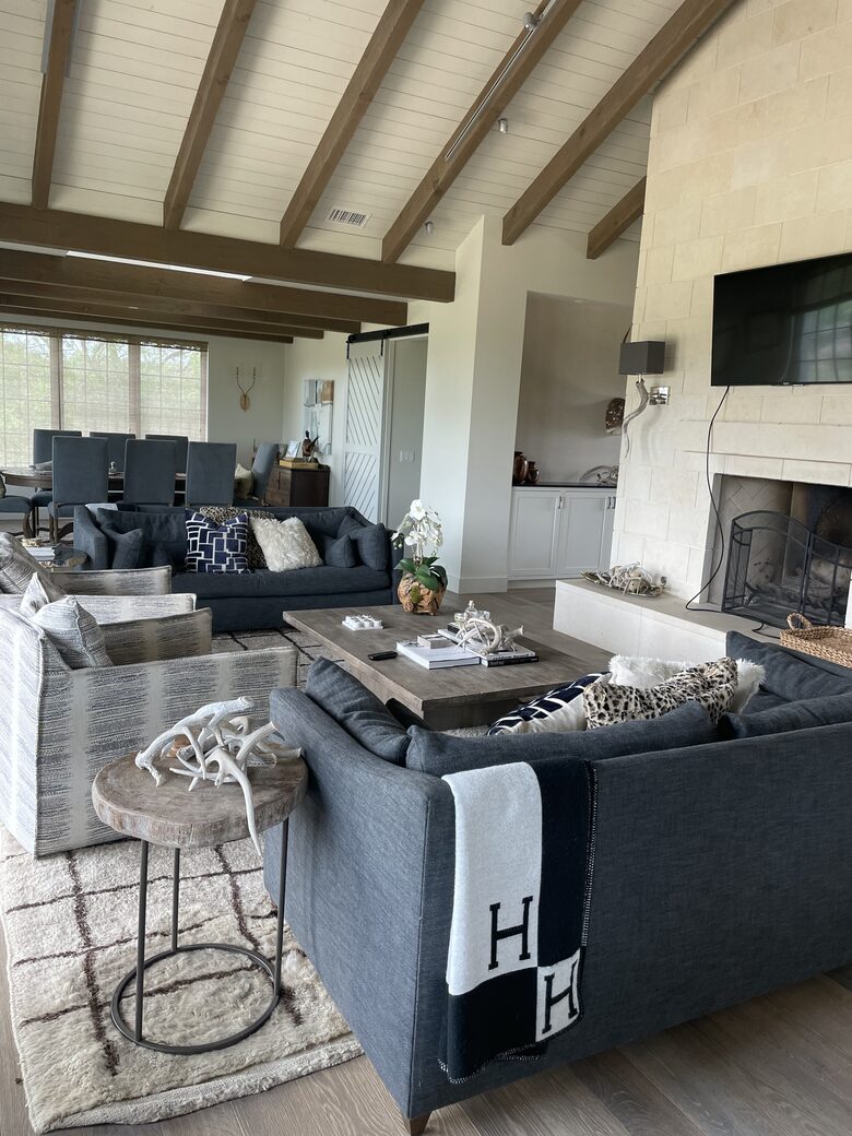 Ranch Road Hill Country Luxury Retreat on 300 Plus Private Acres! - Mason, Texas