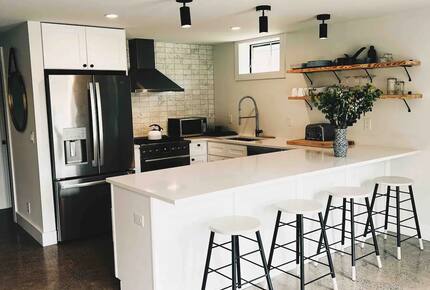 Private Guesthouse at Avalanche Farms | with Stream Access - Saugerties, New York