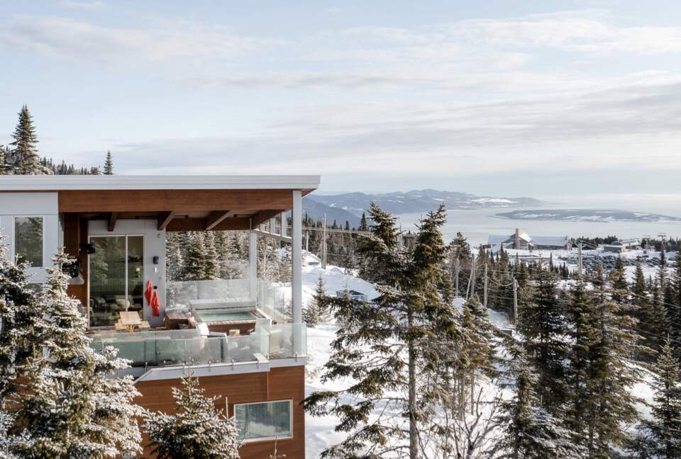 Bertha | Mountaintop Retreat - Petite-Riviere-Saint-François, Canada