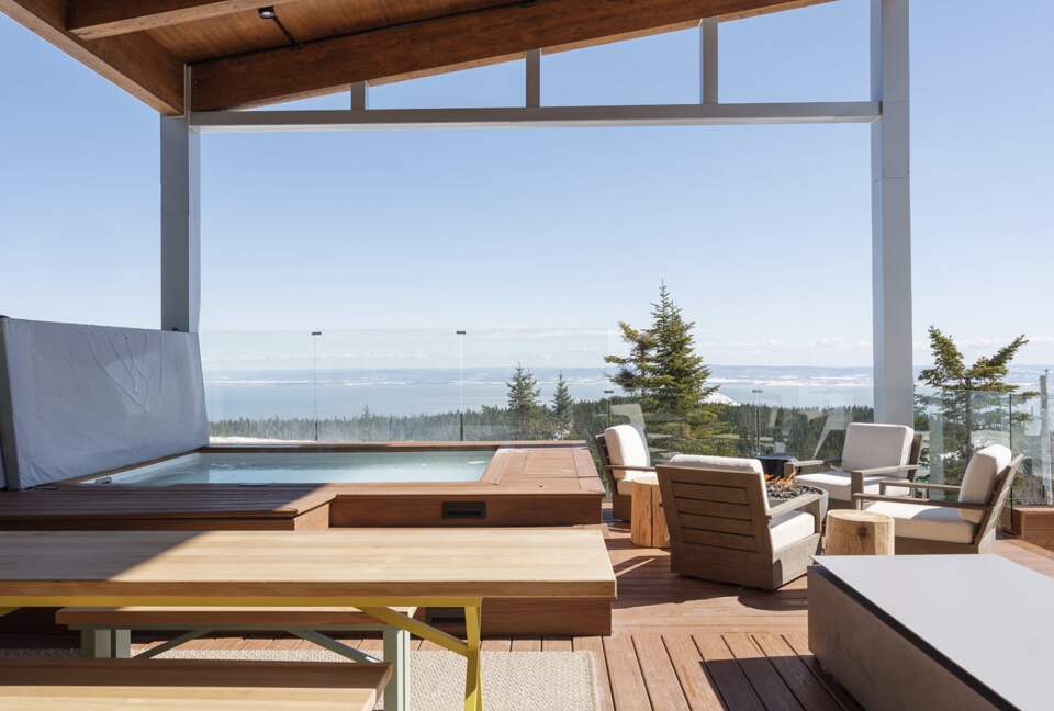 Bertha | Mountaintop Retreat - Petite-Riviere-Saint-François, Canada