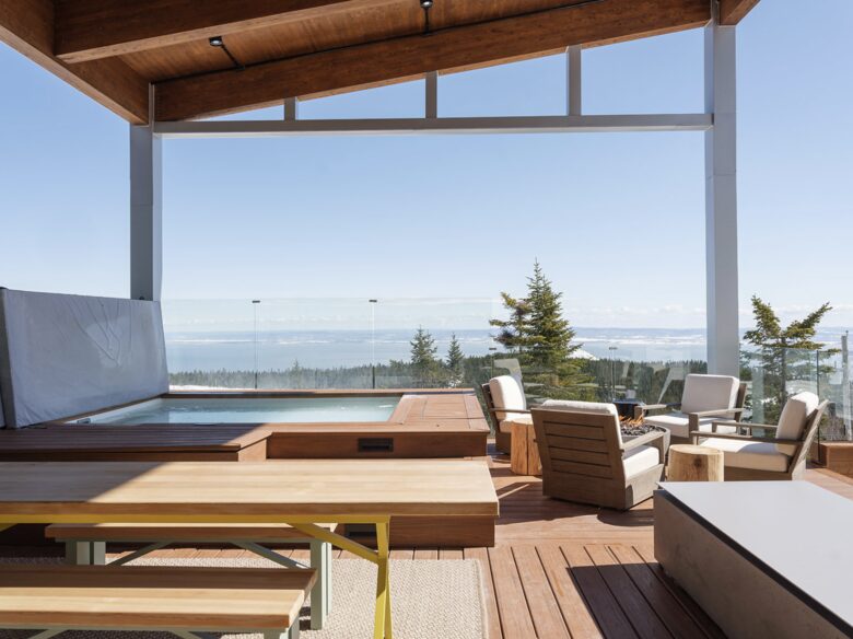 Bertha | Mountaintop Retreat - Petite-Riviere-Saint-François, Canada