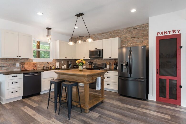 12 Acre Designer Farmhouse | TX Hill Country - Stonewall, Texas