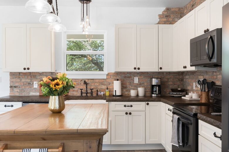 12 Acre Designer Farmhouse | TX Hill Country - Stonewall, Texas
