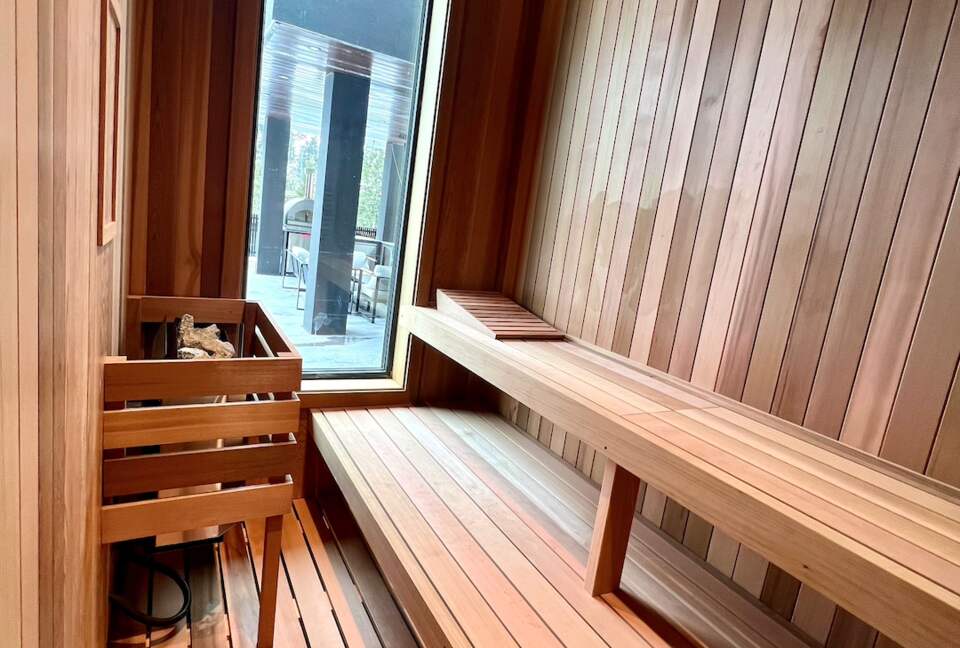 Contemporary Mountain Getaway - Whistler, Canada