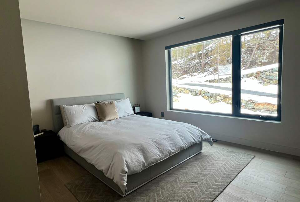 Contemporary Mountain Getaway - Whistler, Canada