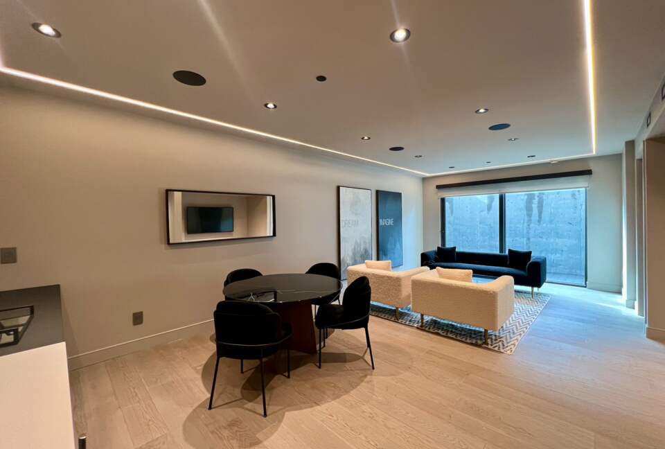 Contemporary Mountain Getaway - Whistler, Canada