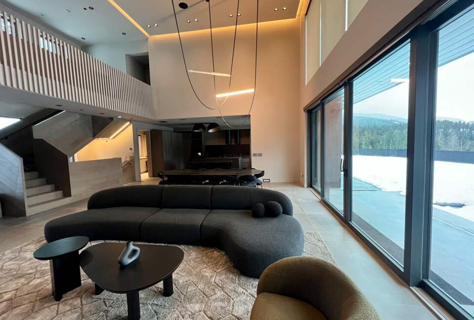 Contemporary Mountain Getaway - Whistler, Canada