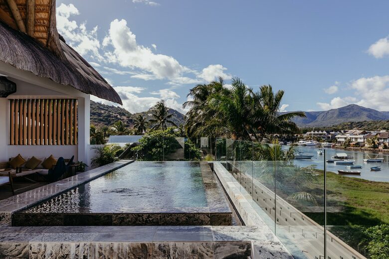 Penthouse Paradise - black river, Mauritius