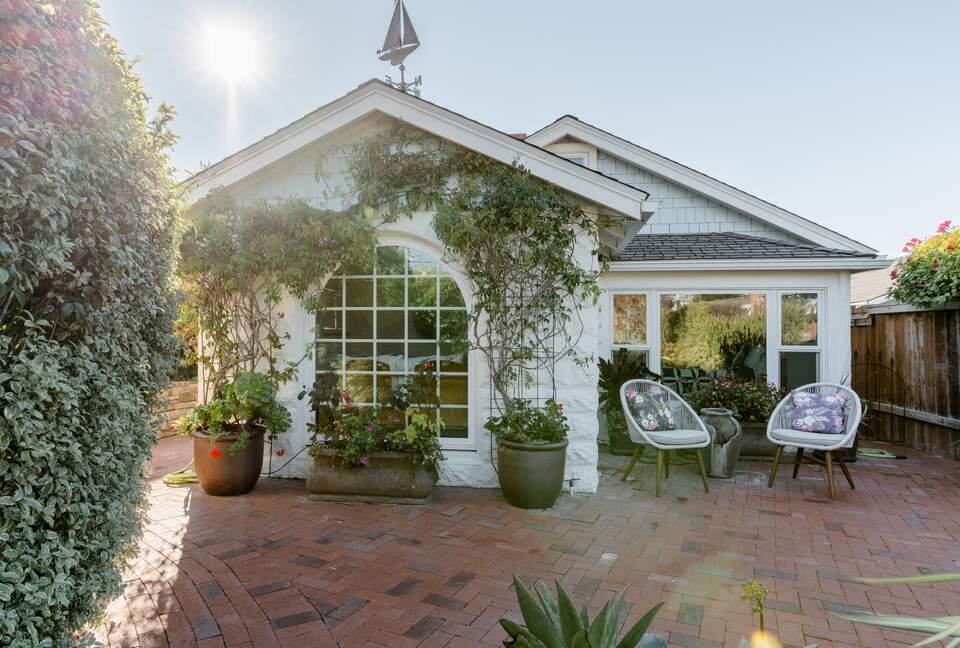 Charming Ocean Front Cottage - Cayucos, California