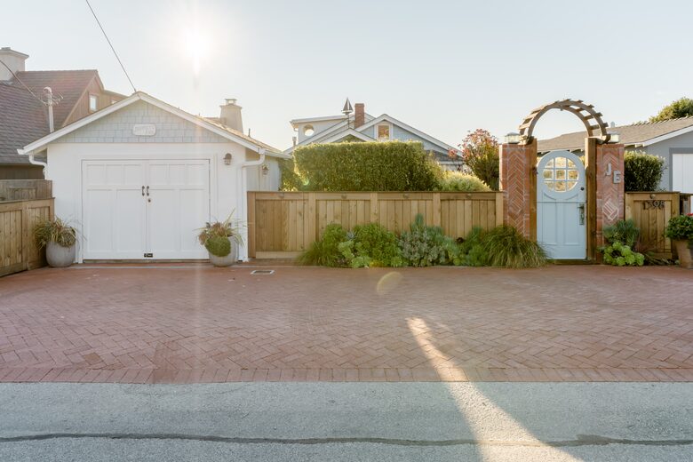 Charming Ocean Front Cottage - Cayucos, California