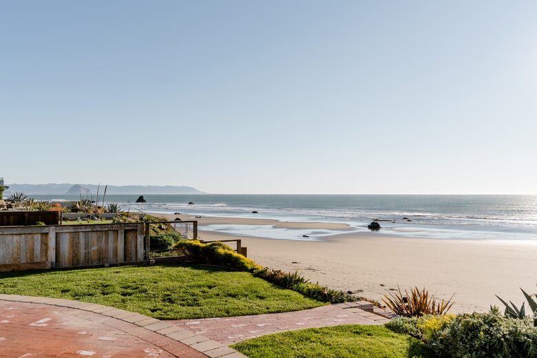 Charming Ocean Front Cottage - Cayucos, California
