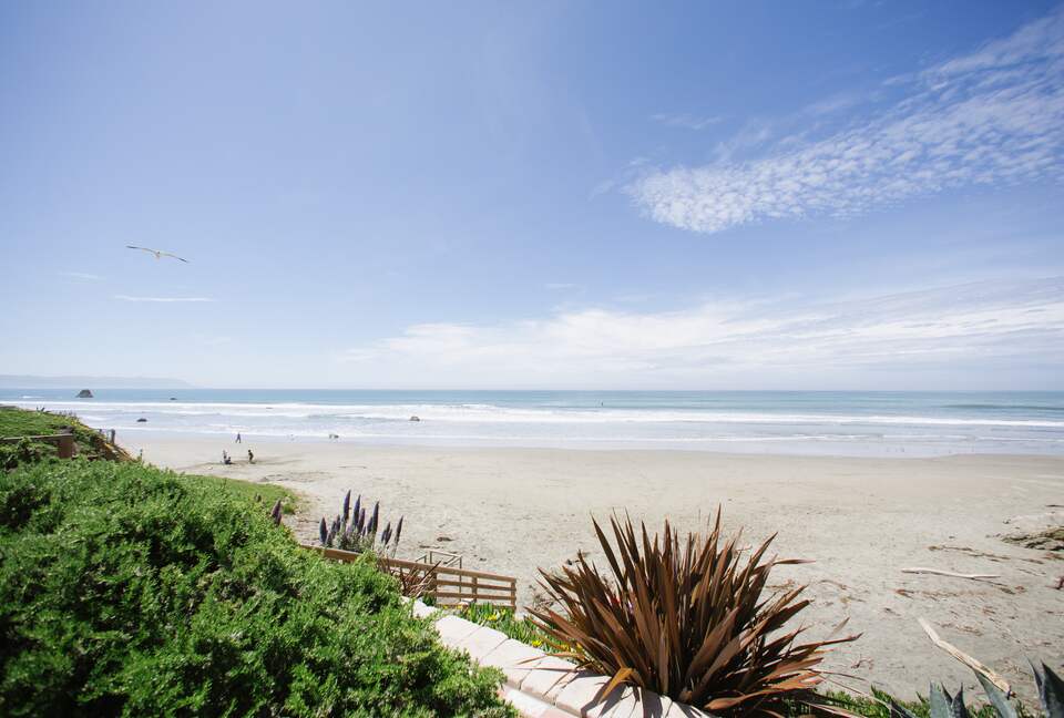 Charming Ocean Front Cottage - Cayucos, California